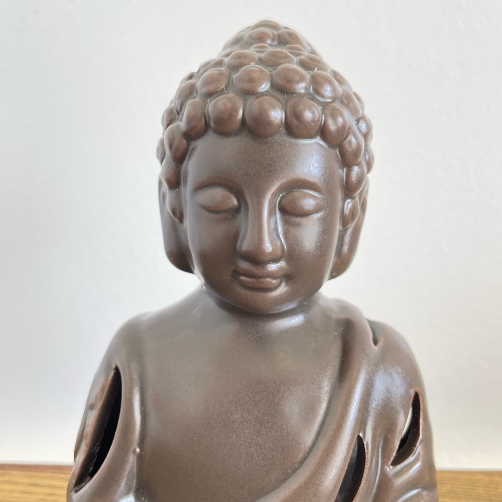 Sitting Buddha statue - Picture 5 of 10